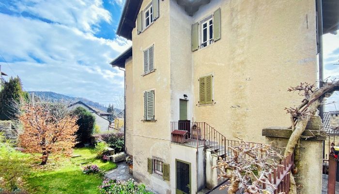 Historická nemovitost na prodej Premeno, Piemonte,  Itálie