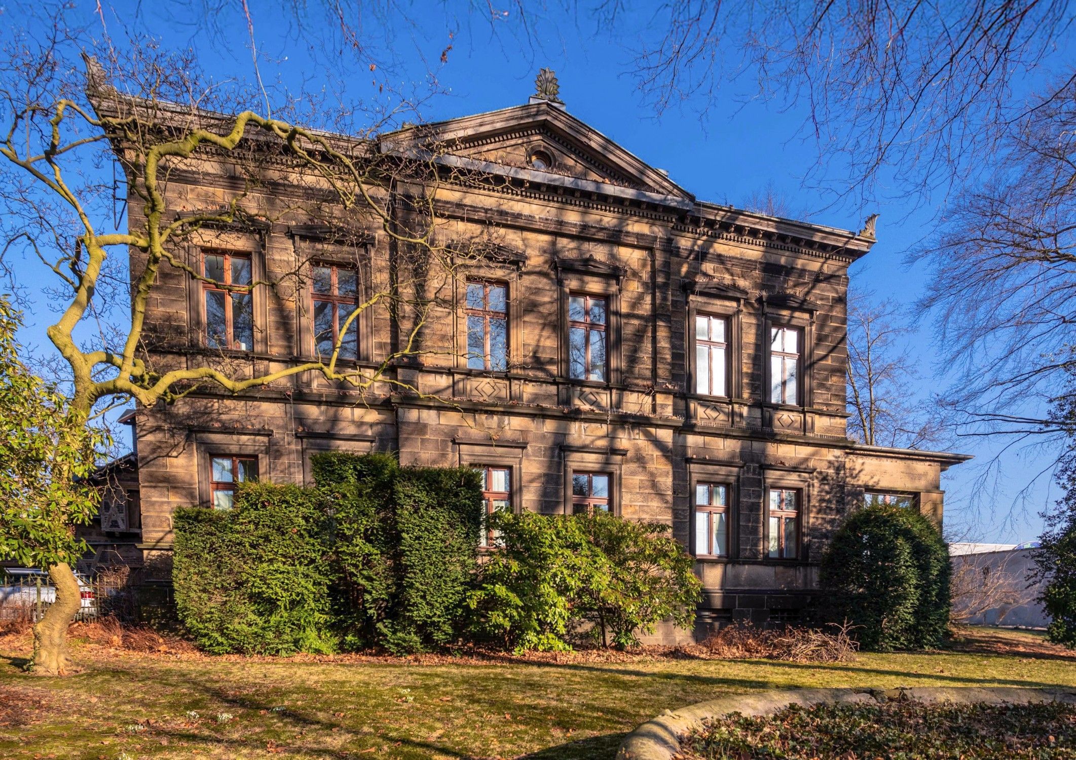 Obrázky Historická nemovitost na prodej ve Wittenu: Vila Müllensiefen a dům Crengeldanz na pozemku o rozloze 14 000 m²