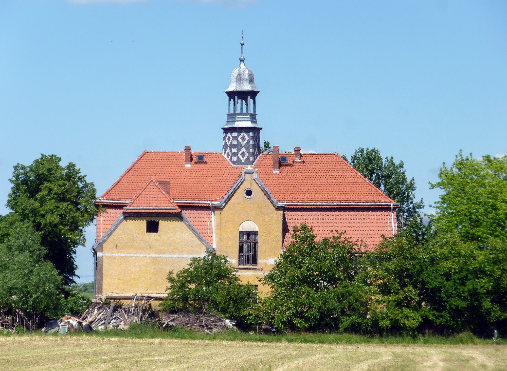 Obrázky Historický zámeček v Dolním Slezsku – dražba 26. května 2025