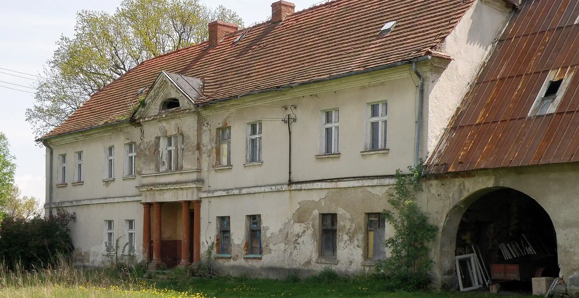 Obrázky Zámecký areál ve Starkówě s památkově chráněným parkem na prodej