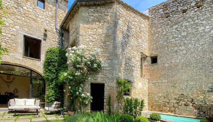Historická nemovitost na prodej Uzès, Occitanie,  Francie