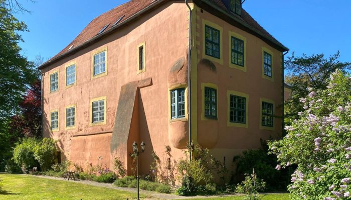 Vodní zámek Turow v Německu – historické sídlo s 19 hektary pozemků