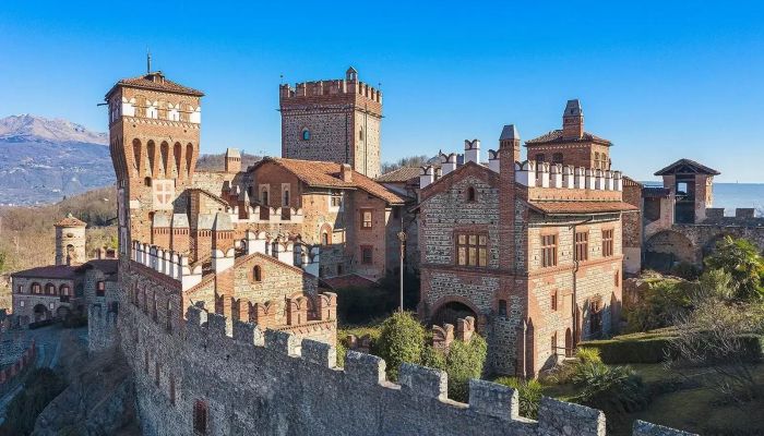 Hrad na prodej Pavone Canavese, Piemonte,  Itálie