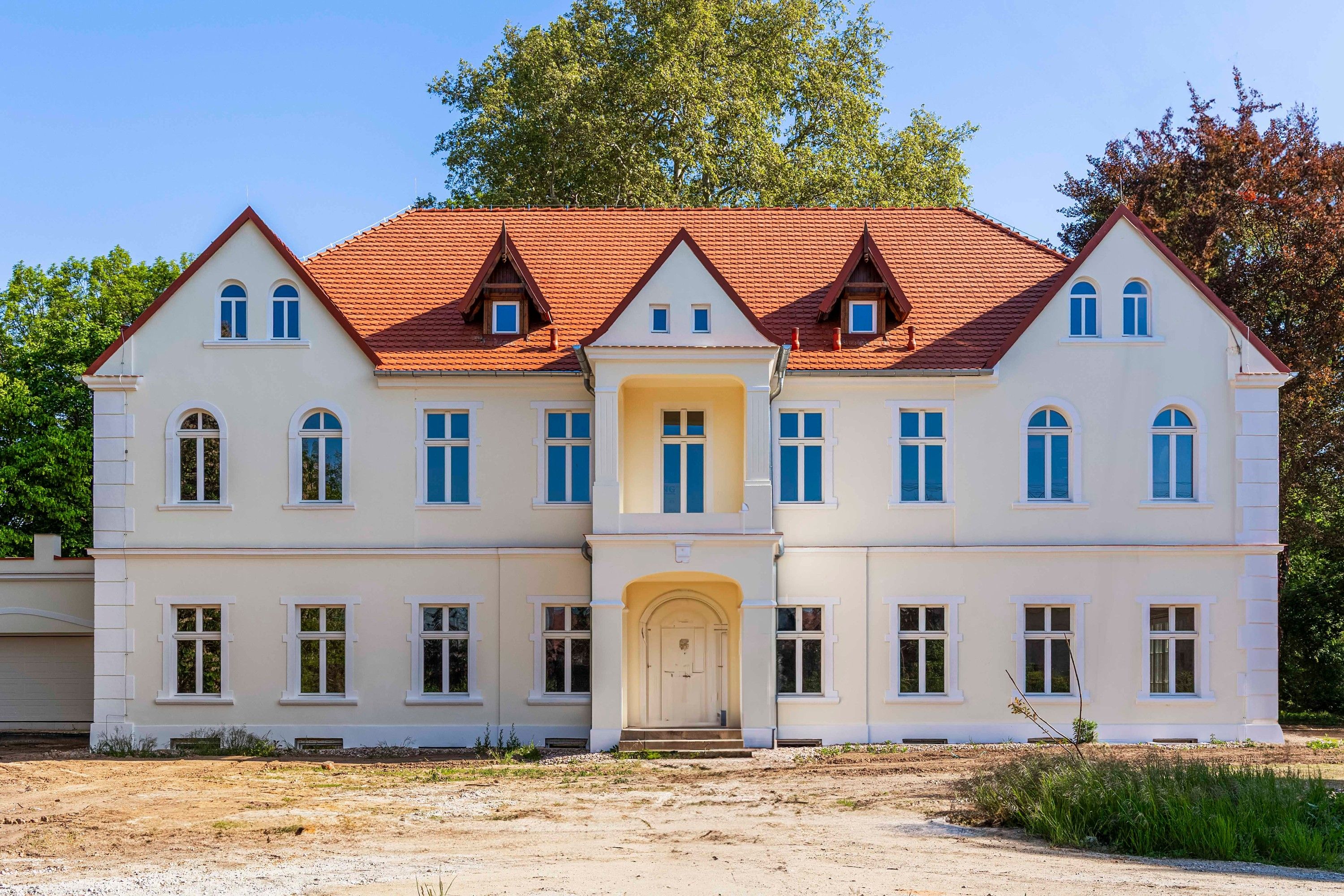 Obrázky Zámeček u Vratislavi s parkem, wellness a prostorami pro akce