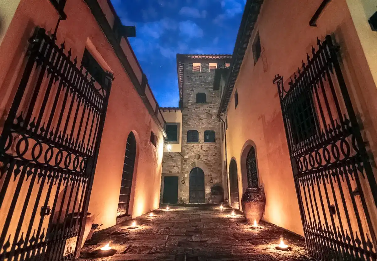 Obrázky Historické panství s vlastním parkem a panoramatickým bazénem v srdci Mugella