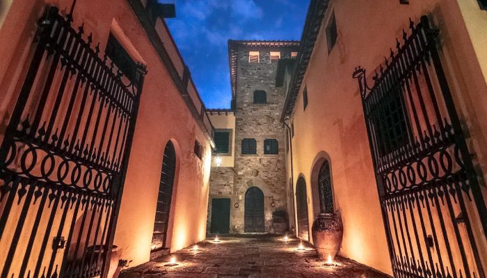 Hrad na prodej Vicchio, Toscana,  Itálie