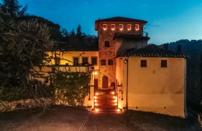 Hrad na prodej Vicchio, Toscana, Pohled zvenku