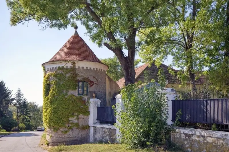 Zámeček na prodej Trnavský kraj, okres Hlohovec, Koplotovce,  Slovensko, 2