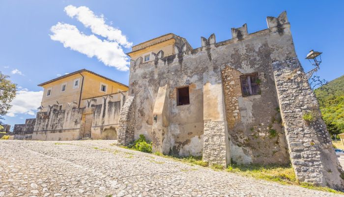 Hrad na prodej Vacone, Lazio,  Itálie