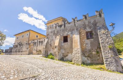 Hrad na prodej Vacone, Piazza del Municipio 1, Lazio, Pohled zvenku