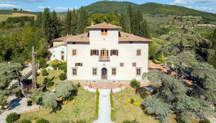 Villa Murtas v toskánských kopcích nedaleko Florencie s parkem a spa