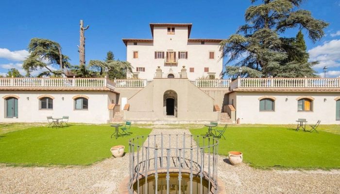 Villa Murtas v toskánských kopcích nedaleko Florencie s parkem a spa