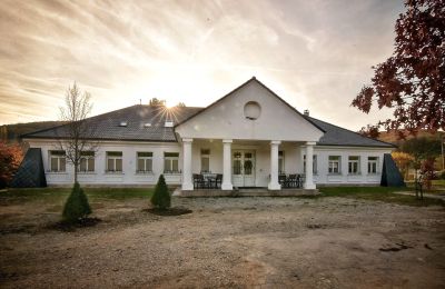 Zámeček na prodej Trenčiansky kraj, okres Trenčín, Melčice - Lieskové, Melčice, Západné Slovensko, Pohled zepředu