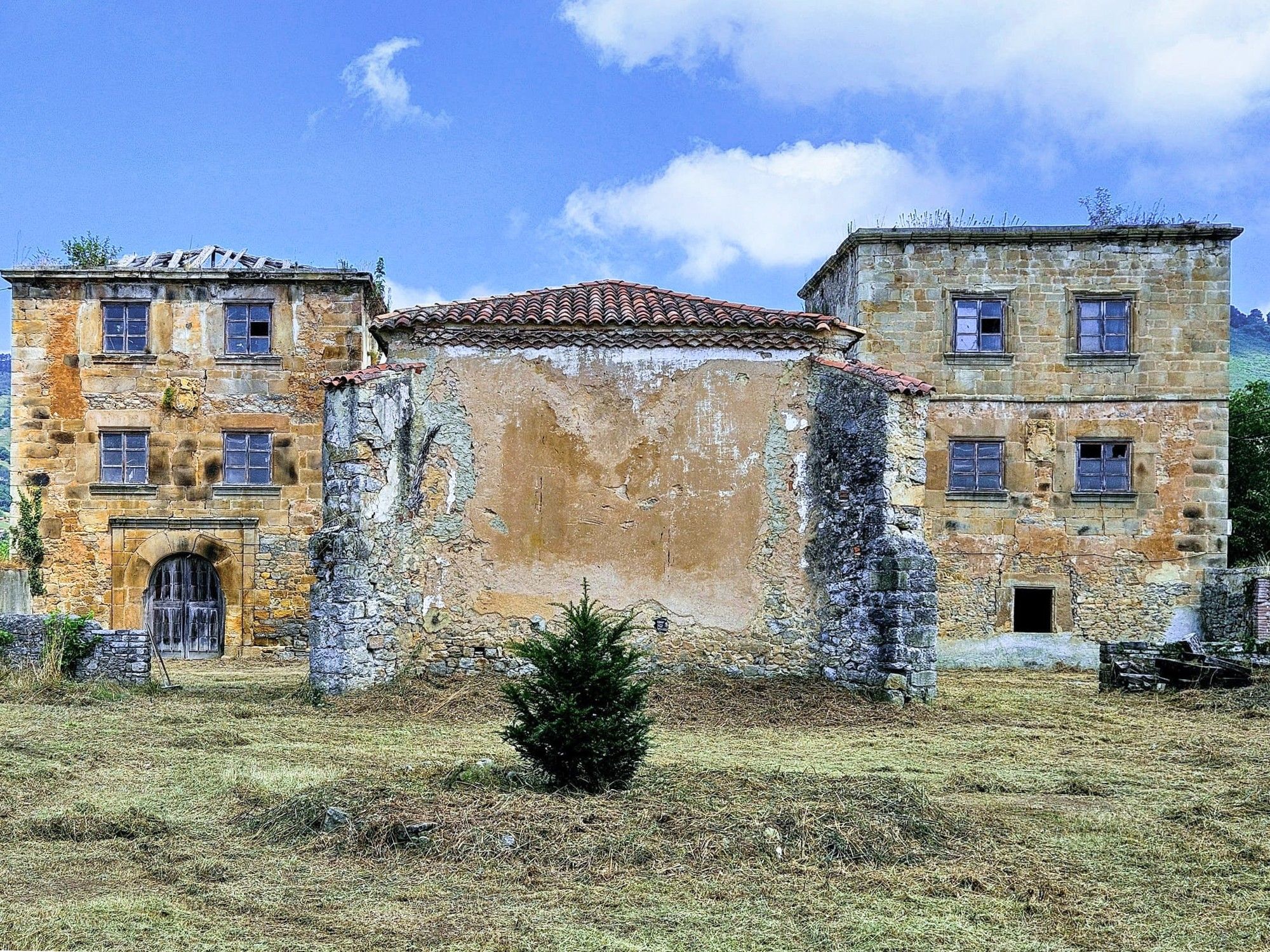 Obrázky Renovace vyžadující zámeček ze 16. století na poutní cestě do Santiaga