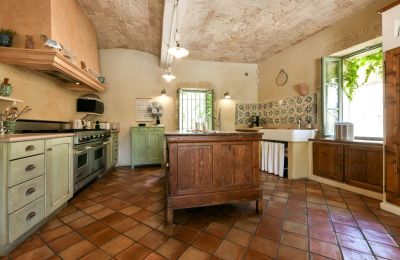 Historická nemovitost na prodej Uzès, Occitanie, Kuchynĕ