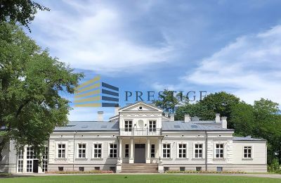 Zámeček na prodej Ojrzanów, Pałac w Ojrzanowie, Mazovia, Pohled zepředu