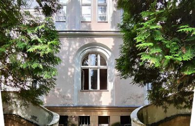 Zámek na prodej Zakrzów, Opolské vojvodství, Pohled zezadu