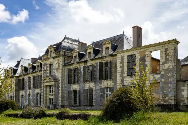 Zámek na prodej Thouars, Nouvelle-Aquitaine,  Francie, 2