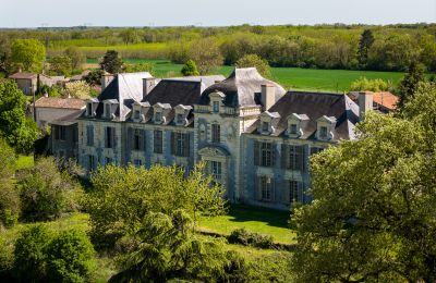 Zámek Thouars, Nouvelle-Aquitaine