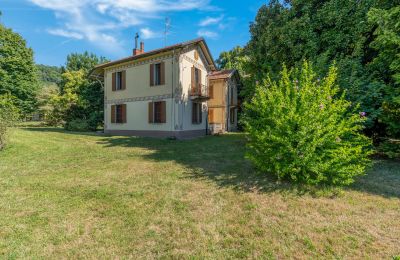 Historická vila na prodej 28040 Lesa, Piemonte, Boční pohled