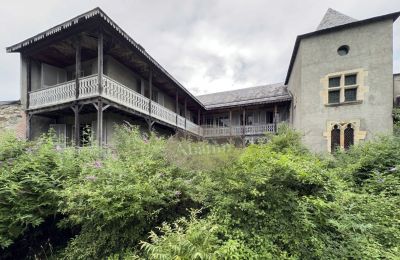 Zámeček na prodej Lourdes, Occitanie, Pohled zezadu