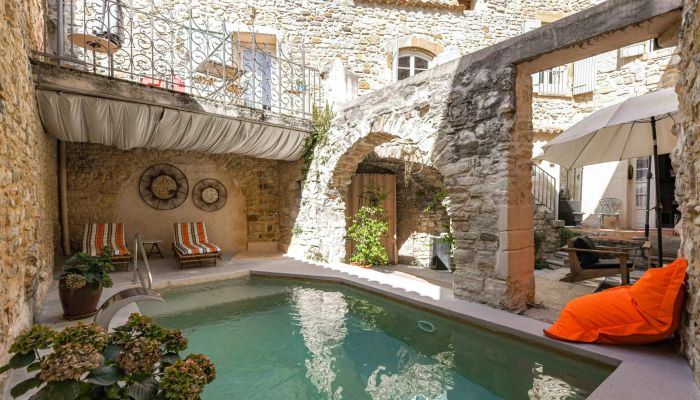 Historická nemovitost na prodej Uzès, Occitanie,  Francie