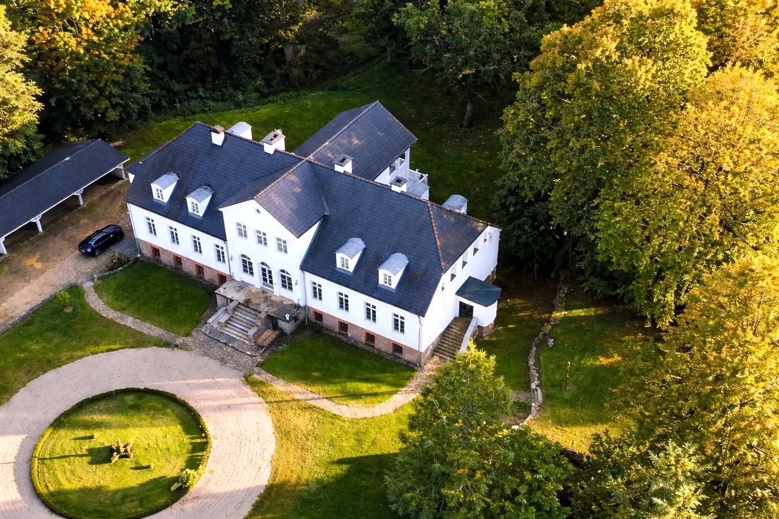 Obrázky Zámeček Role – historická rezidence v přírodním rezervátu Natura 2000