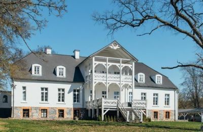 Zámeček na prodej Role, Pomořanské vojvodství, Pohled zezadu