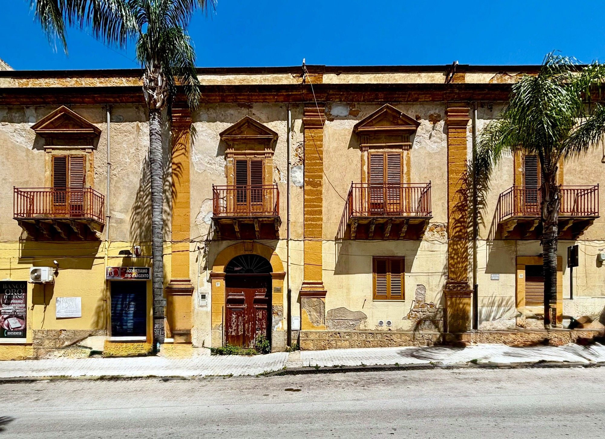 Obrázky Sicílie: Malý palác v Riberě