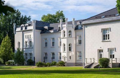 Zámek 18445 Groß Mohrdorf, Meklenbursko-Přední Pomořansko