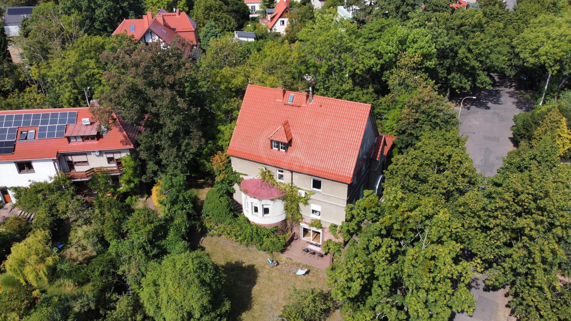 Obrázky Vila z roku 1919 ve Wrocławi s zahradou a komerční jednotkou