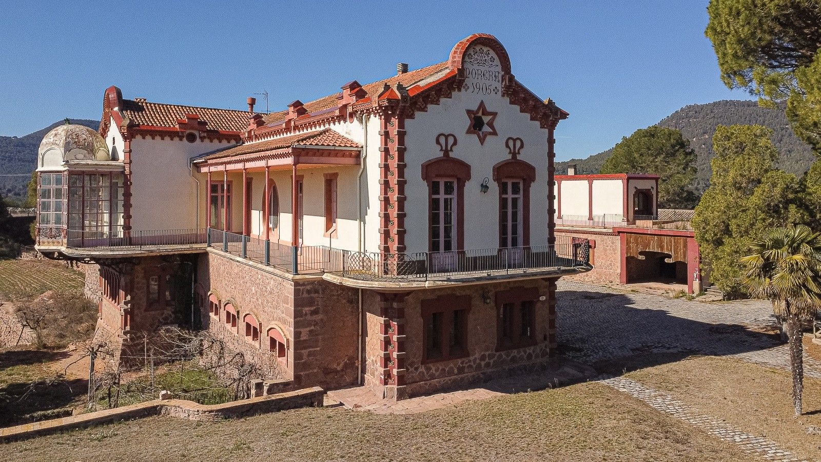 Obrázky Luxusní vila v katalánském modernismu v Manrese