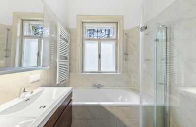 Historická vila na prodej Währing, Wien, Das Tageslicht-Badezimmer