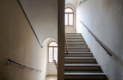 Městský palác na prodej Mercatello sul Metauro, Marche, Velké schodiště