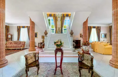 Historická vila na prodej Saldina, Toscana, Vstupní hala