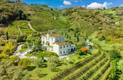 Historická vila na prodej Saldina, Toscana, Foto z dronu