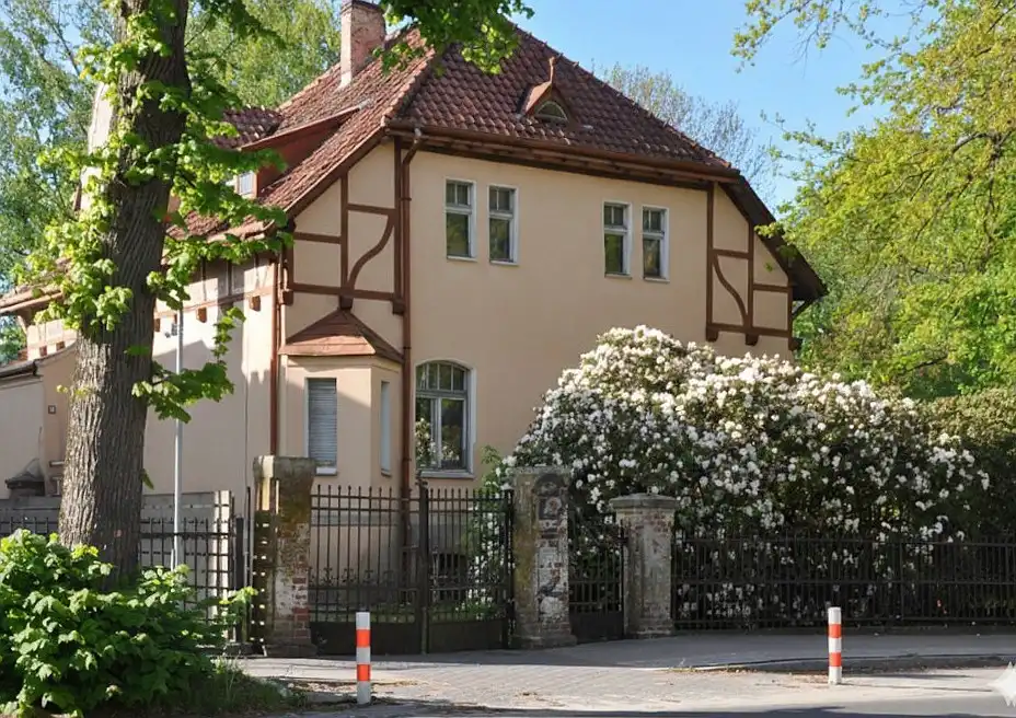 Obrázky Historická vila 1901 — Územní plán kanceláře/služby, možnost přístavby, úplná dokumentace — Centrum Koszalina