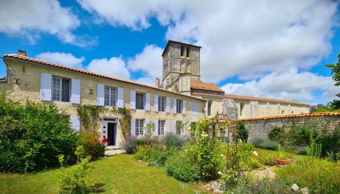 Historická vila na prodej Beauvais-sur-Matha, Nouvelle-Aquitaine