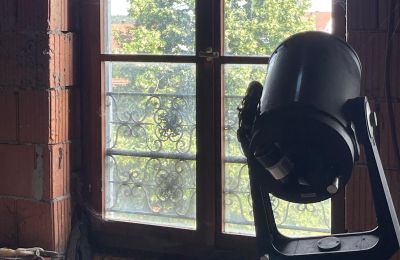 Zámek na prodej 84375 Kirchdorf am Inn, Hofmarkstraße 2, Bayern, Grosses Fenster auf dem Dachboden