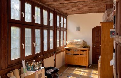 Zámek na prodej 84375 Kirchdorf am Inn, Hofmarkstraße 2, Bayern, 1. Stock: Zimmer im Laubengang (antike Fliesen+FBH)