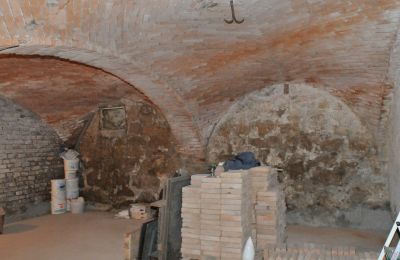 Zámek na prodej 84375 Kirchdorf am Inn, Hofmarkstraße 2, Bayern, Gewölbekeller mit Tuffsteinwand