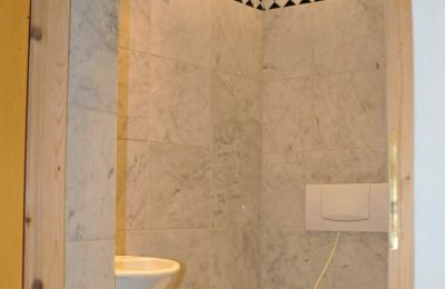 Zámek na prodej 84375 Kirchdorf am Inn, Hofmarkstraße 2, Bayern, 2. Stock: WC (Carrara-Marmor)