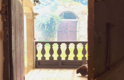 Zámeček na prodej Ortigueira, Galicia, Entrada con balco