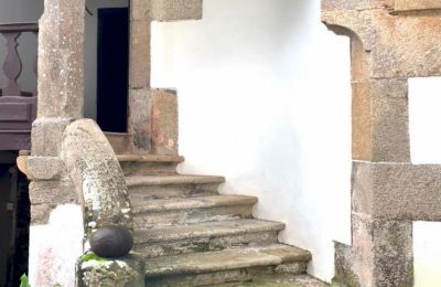 Zámeček na prodej Ortigueira, Galicia, Escalera del patio 