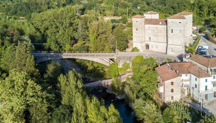 Hrad na prodej Licciana Nardi, Toscana