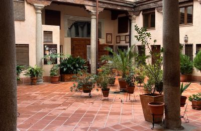 Reprezentativní byt v historické budově na prodej Toledo, Amador de los Ríos 2, Castilla-La Mancha, Nádvoří