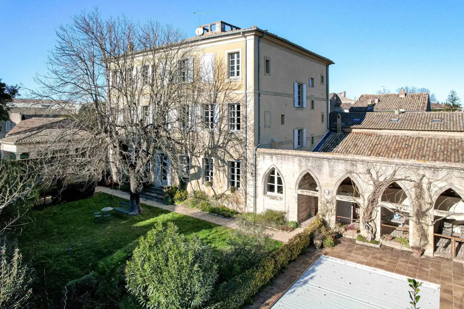 Obrázky Rezidence z 19. století v historickém centru Uzès - apartmány pro hosty, zahrada, bazén a oranžerie