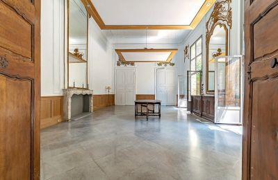 Reprezentativní byt v historické budově na prodej Uzès, Occitanie, Foto 1/30