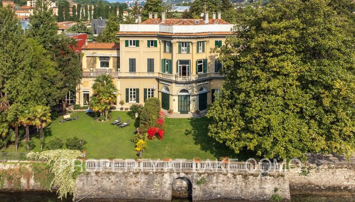 Reprezentativní byt v historické budově na prodej Como, Lombardia