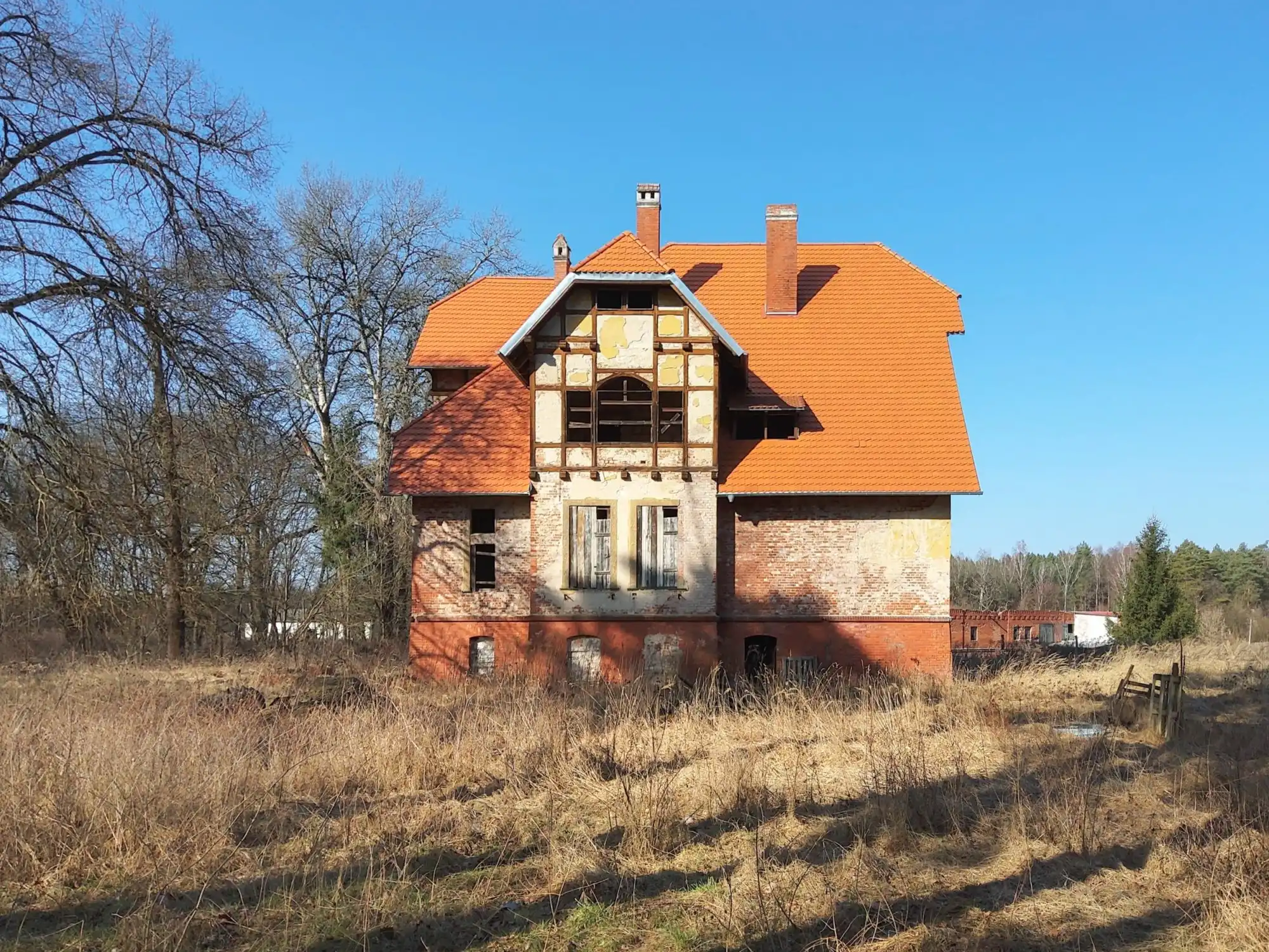 Obrázky Bývalá průmyslnická rezidence v polsko-německém příhraničí – Restaurátorský projekt